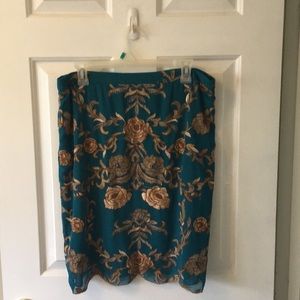 Embroidered Baraschi pencil skirt.